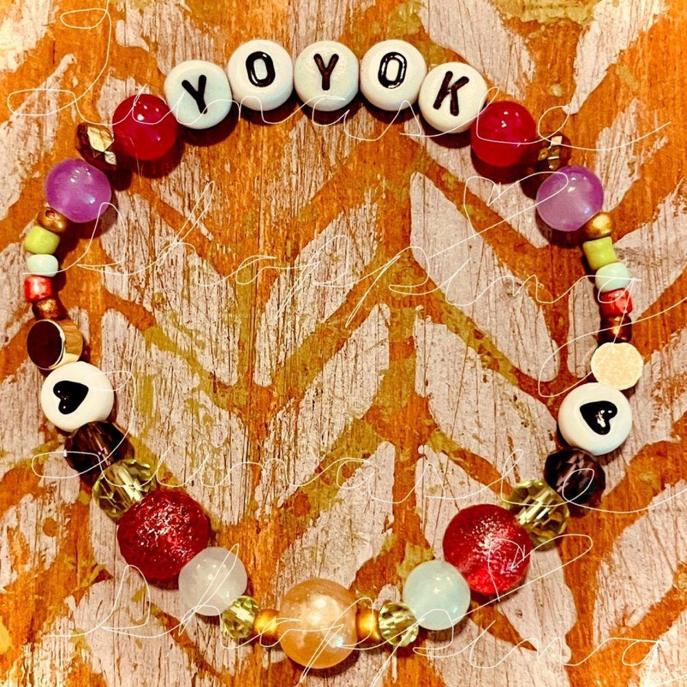 Taylor Swift YOYOK Beaded Bracelet